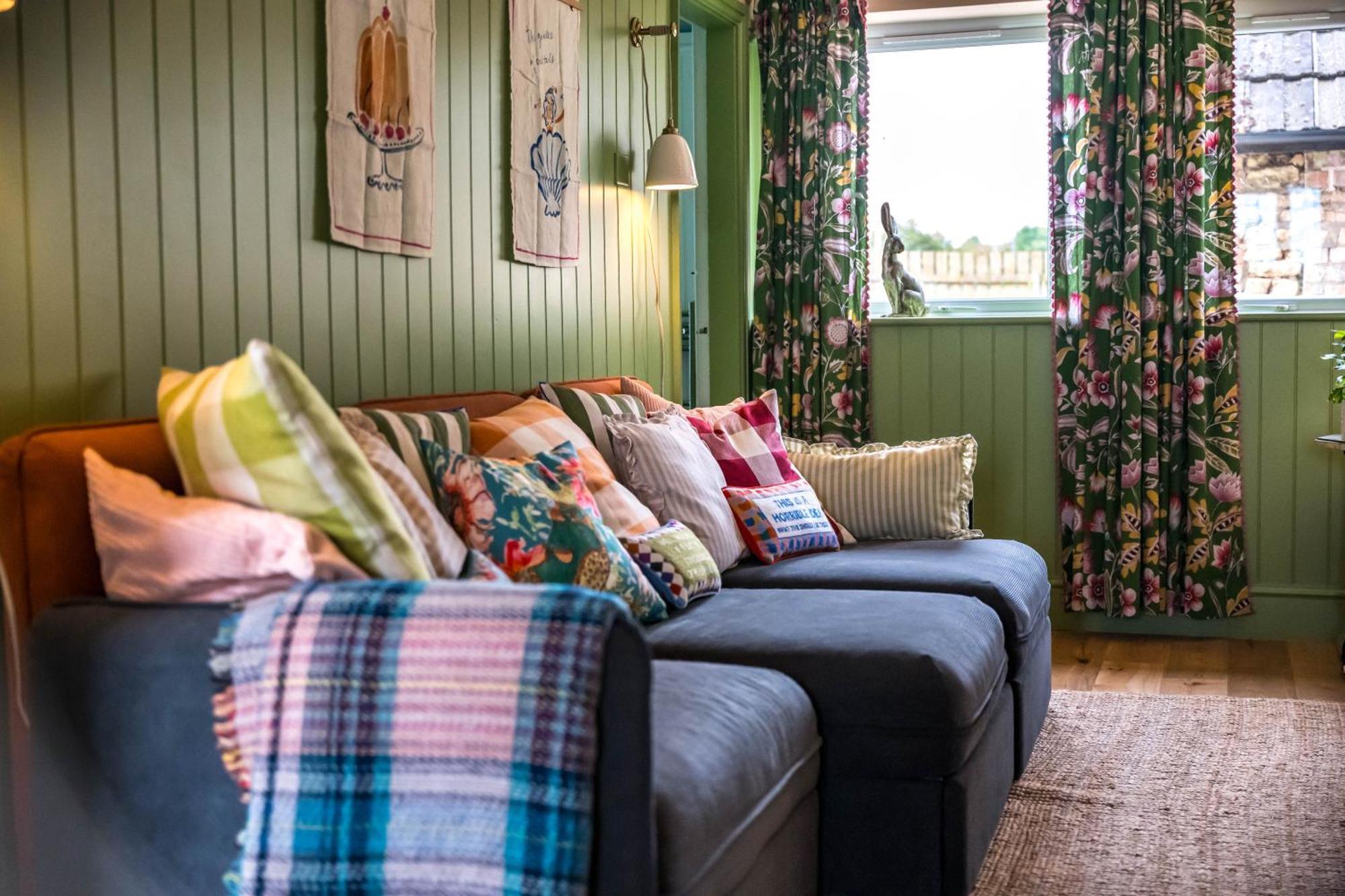Large Country Cottage, Sleeps 8 - Spa Facilities, Garden Bar, Catering Services, Free Parking, Nature Reserve, Hen Parties Scunthorpe Bagian luar foto